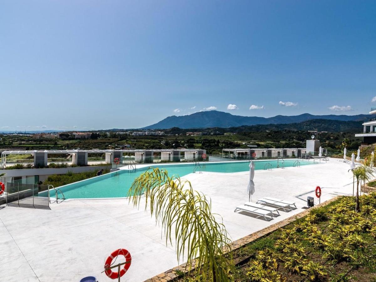 Unique 3-Bdrm Townhouse, Stunning View, Pool & Bbq Lejlighed Estepona Eksteriør billede