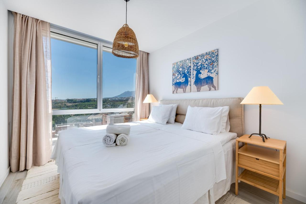Unique 3-Bdrm Townhouse, Stunning View, Pool & Bbq Lejlighed Estepona Eksteriør billede