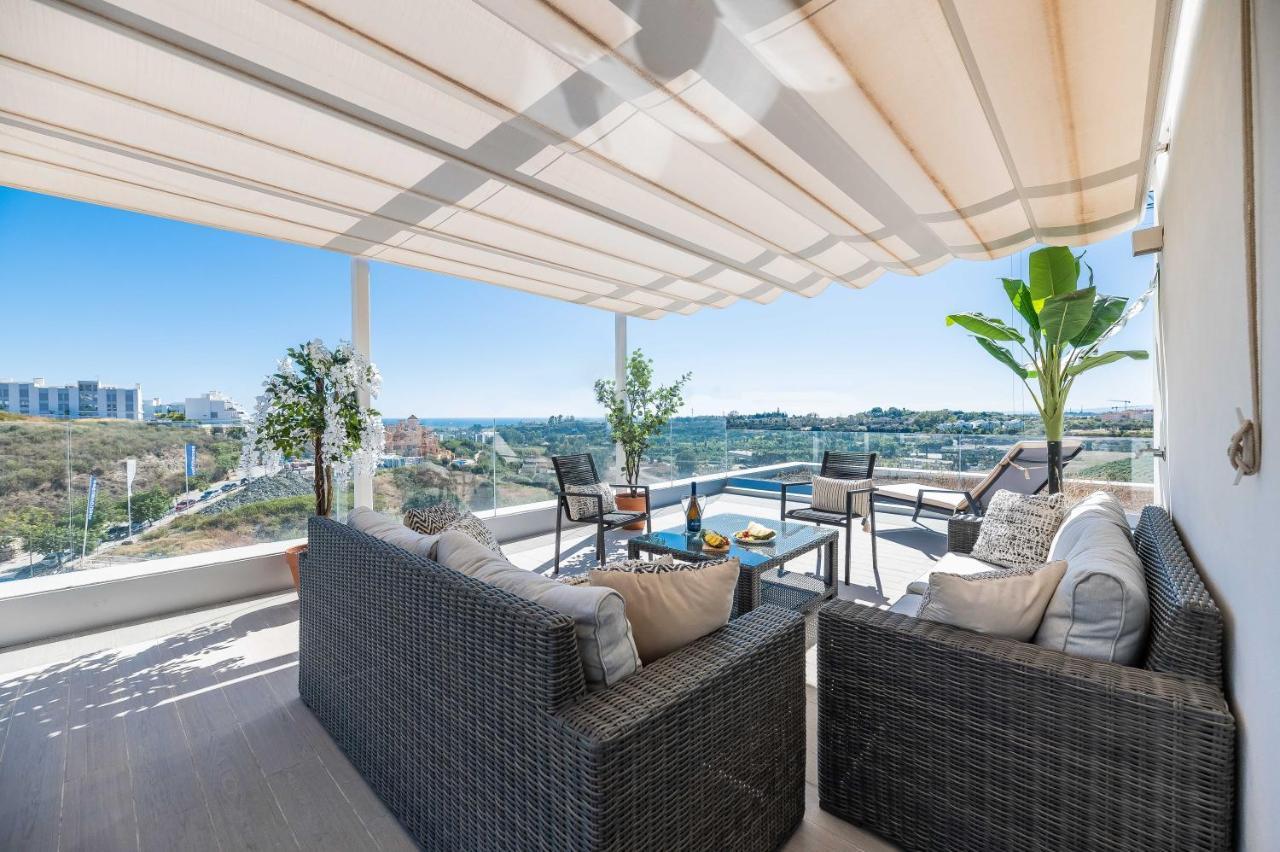 Unique 3-Bdrm Townhouse, Stunning View, Pool & Bbq Lejlighed Estepona Eksteriør billede