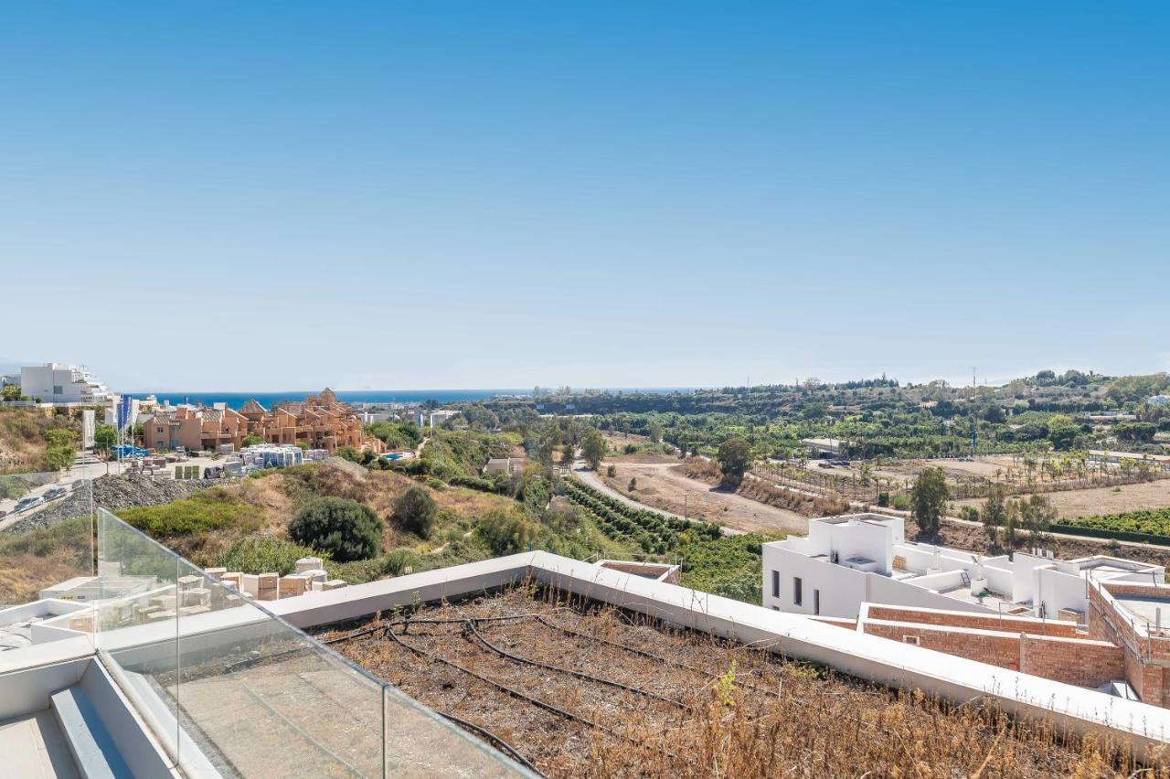 Unique 3-Bdrm Townhouse, Stunning View, Pool & Bbq Lejlighed Estepona Eksteriør billede