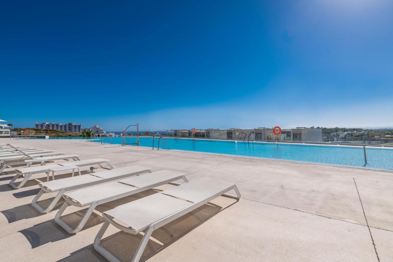 Unique 3-Bdrm Townhouse, Stunning View, Pool & Bbq Lejlighed Estepona Eksteriør billede