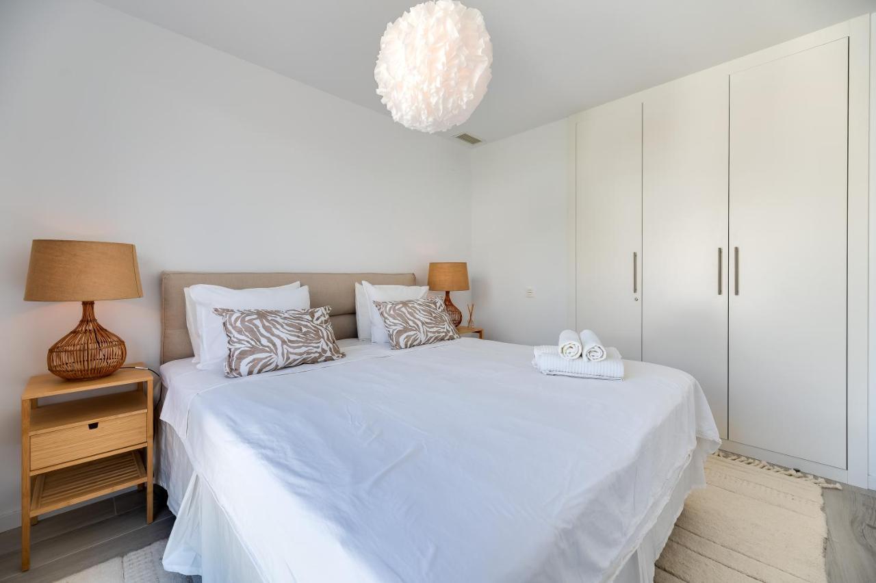Unique 3-Bdrm Townhouse, Stunning View, Pool & Bbq Lejlighed Estepona Eksteriør billede