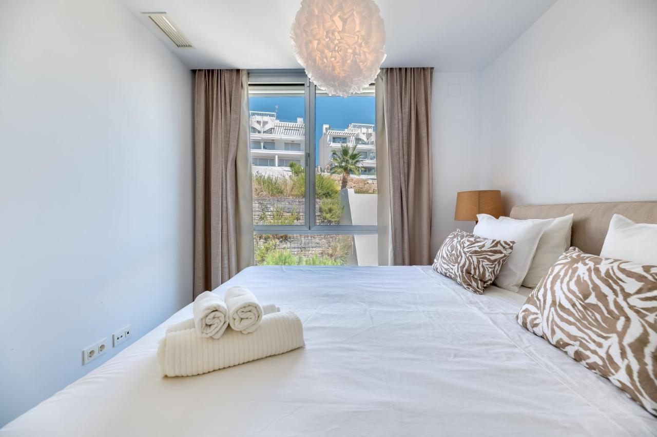 Unique 3-Bdrm Townhouse, Stunning View, Pool & Bbq Lejlighed Estepona Eksteriør billede