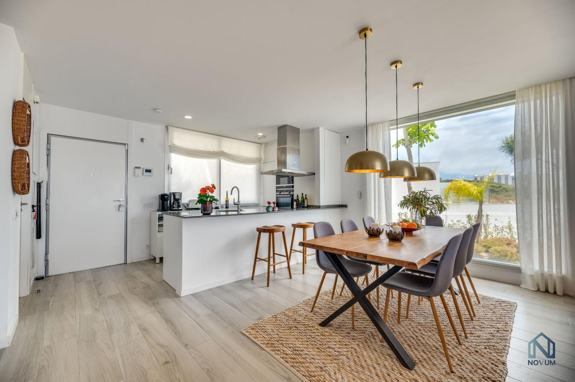 Unique 3-Bdrm Townhouse, Stunning View, Pool & Bbq Lejlighed Estepona Eksteriør billede