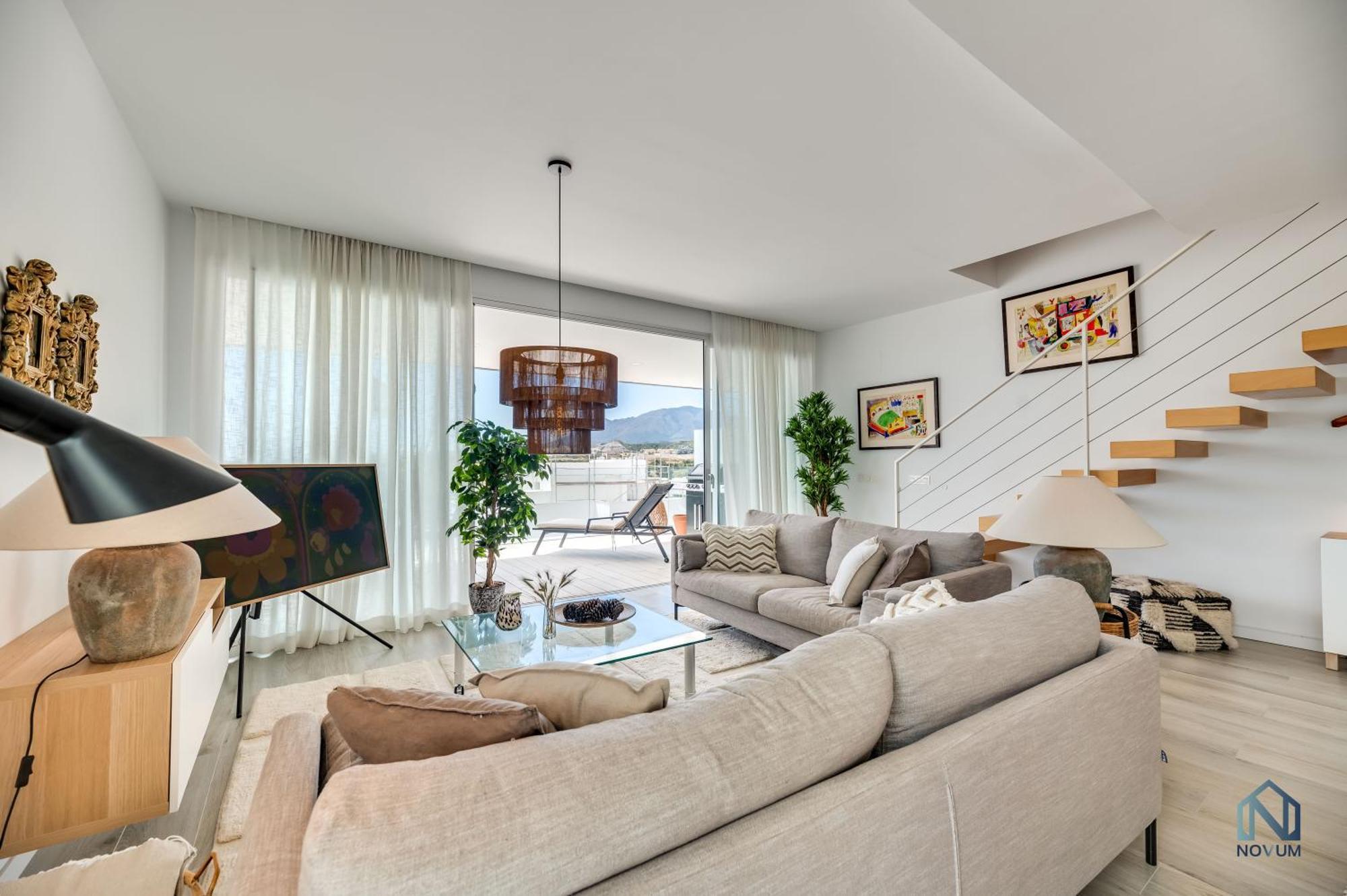 Unique 3-Bdrm Townhouse, Stunning View, Pool & Bbq Lejlighed Estepona Eksteriør billede